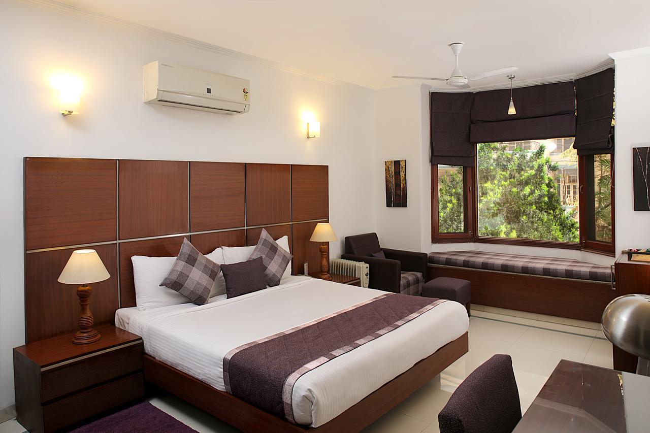 Ahuja Residency Dlf Phase 2 Hotel Gurgaon Ngoại thất bức ảnh